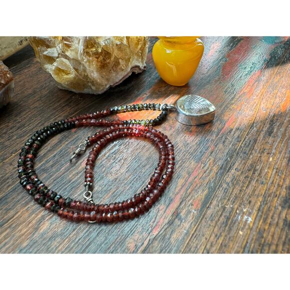 Leaf Carved Quartz Crystal Sterling Pendant Garnet Black Spinel Beaded Necklace - Picture 6 of 7